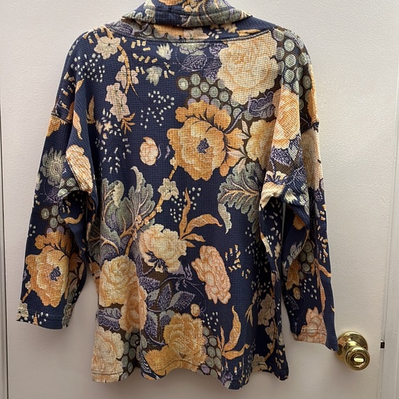 🐴CHAPS Cowl Neck Top *EUC* - Picture 2 of 5